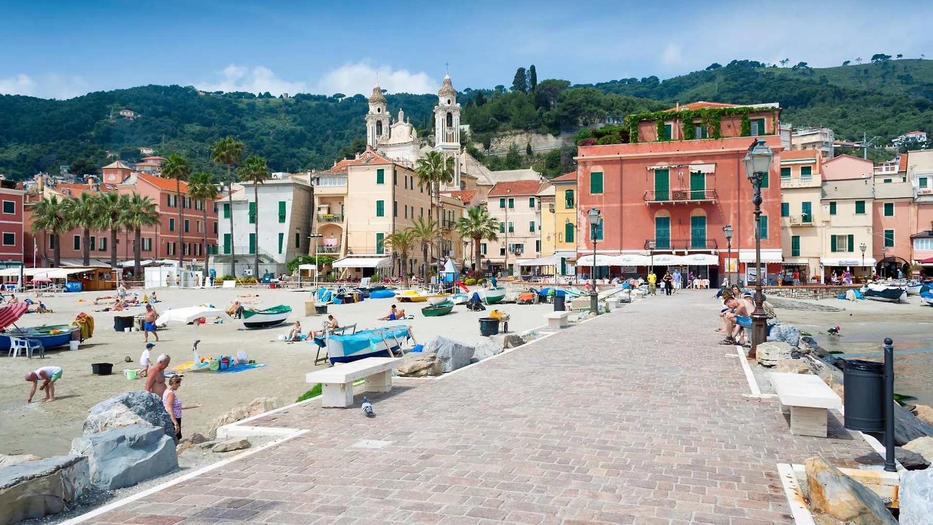 Simply Romantic Sea View - Happy Rentals Alassio Apartment