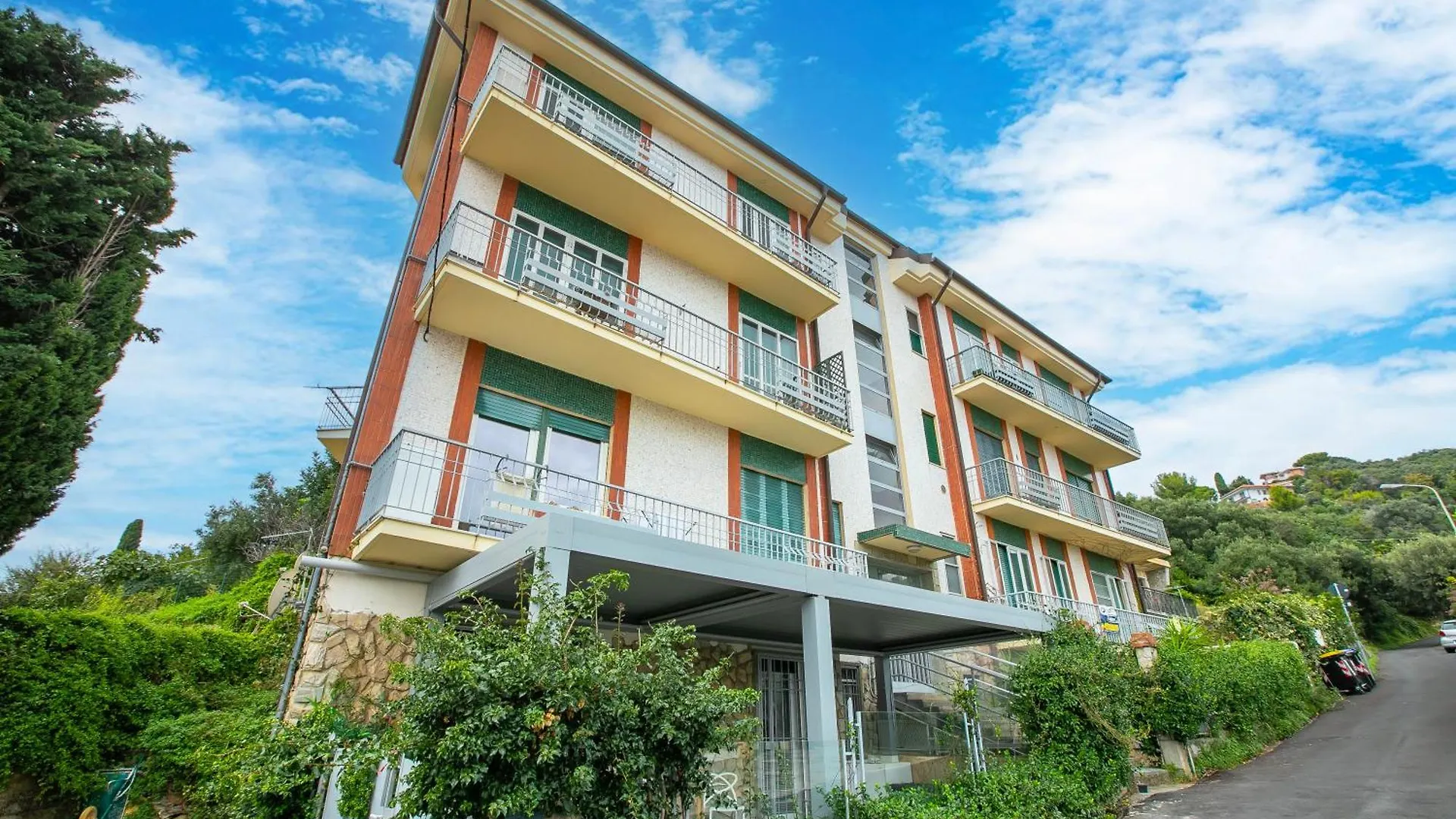 Apartment Simply Romantic Sea View - Happy Rentals Alassio Italy